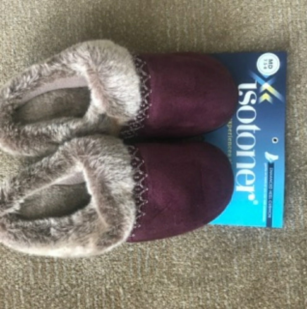 NWT Isotoner Slipers